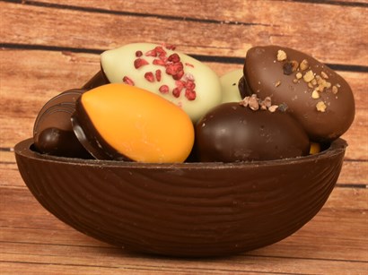 Chokoladeskal & Hjemmelavede Påskeæg -  ca. 125 gram.